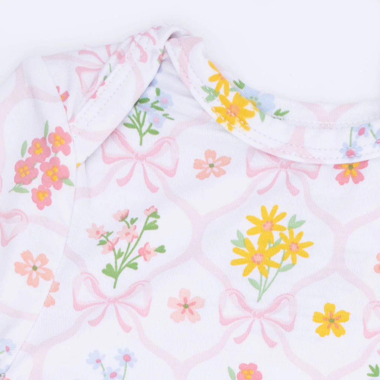 Spring Blooms Bow Trellis - Knotted Gown - Image 3
